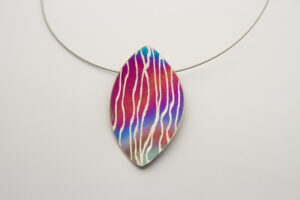 Collana Foglia Viola